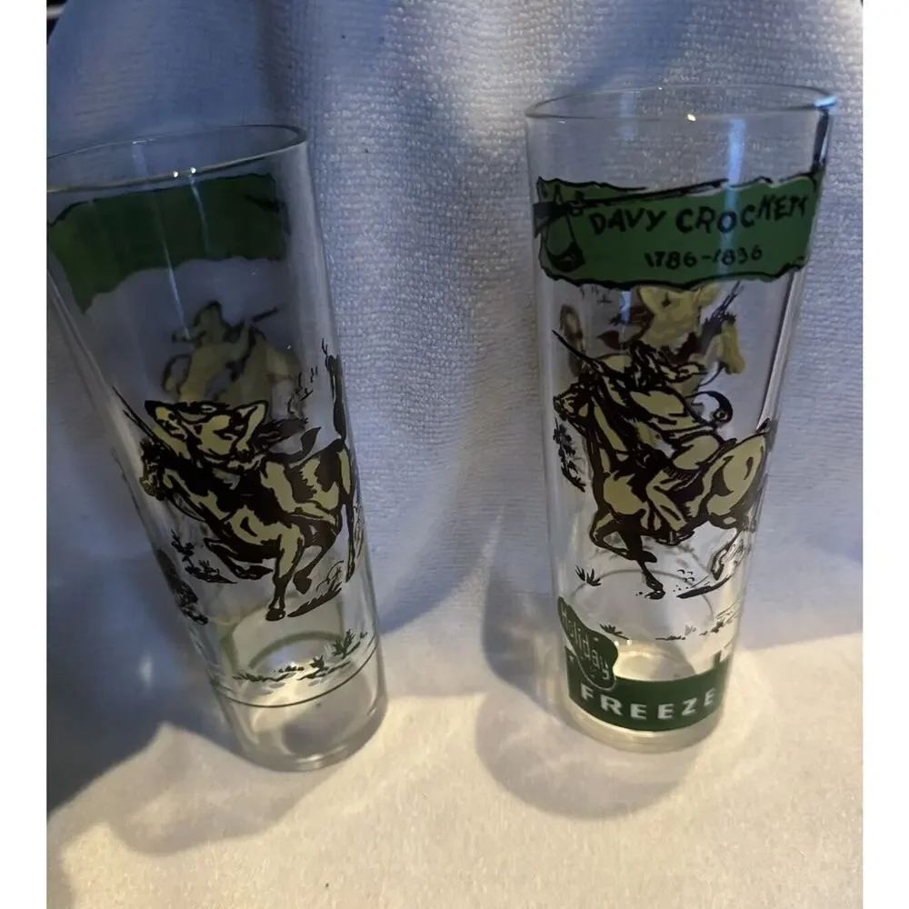 DAVY CROCKETT 2 Holiday Freeze Soda Fountain Vintage‎ ACL Drinking Glass Tumbler
